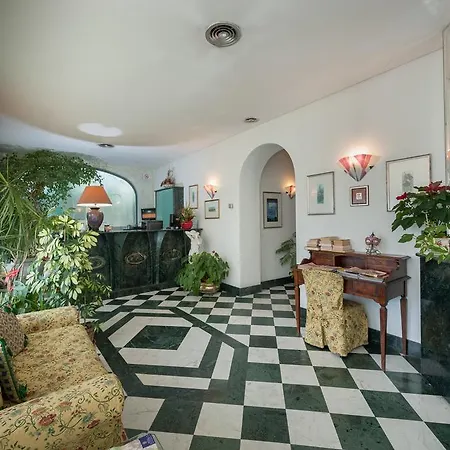 Giulia Hotel 4*